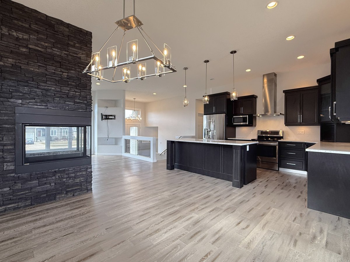 glentosh's tweet photo. NEW LISTING ALERT - 82 Lakeview Drive, Brandon - $640,000   1420 sq ft, 4 bedroom, 3 bathroom, double garage, covered deck plus much more.  Open Houses on the weekend.  Offers accepted Tuesday  #RLP4sale #brandonmb #luxuryhome #quickpossession #brookwoodarea @RoyalLePage_Bdn https://t.co/xHVadLXSUK