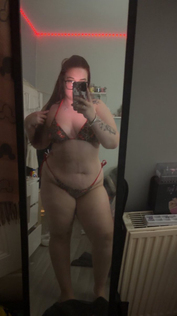 elaraquinnxx's tweet photo. got a new bikini 🍒

#teensellers #ukteen #bbw #chubby #chav #bigass #bigtits #bustyteen #ukgirls #ageplay #cnc https://t.co/2lvPUWw7iR