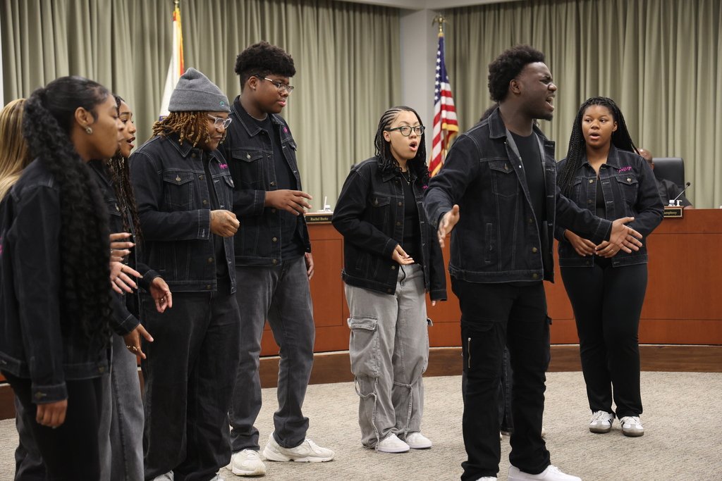msdwarren's tweet image. 🎶 16th Street Soul is heading to NEW YORK! Before competing in the ICHSA Finals next week, they wowed the School Board with a special performance tonight.  Join us in wishing them good luck and safe travels as they take on the Big Apple! #WarrenWill