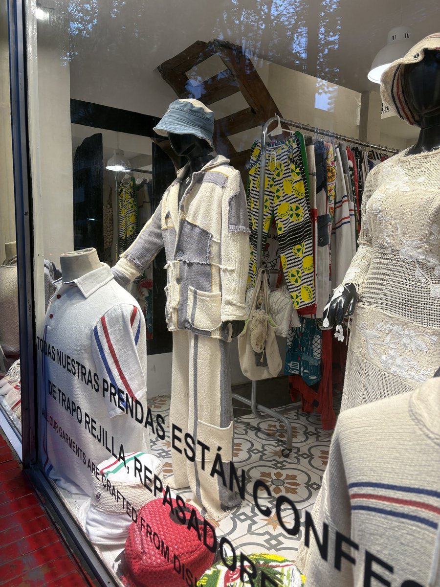 Real Time tweet media