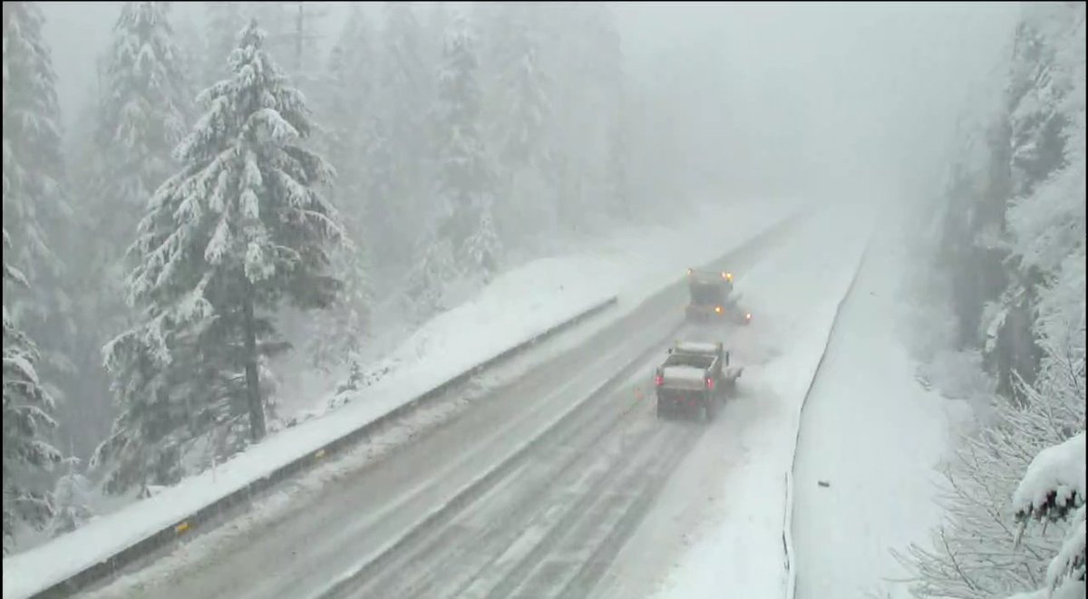 Snoqualmie Pass tweet media