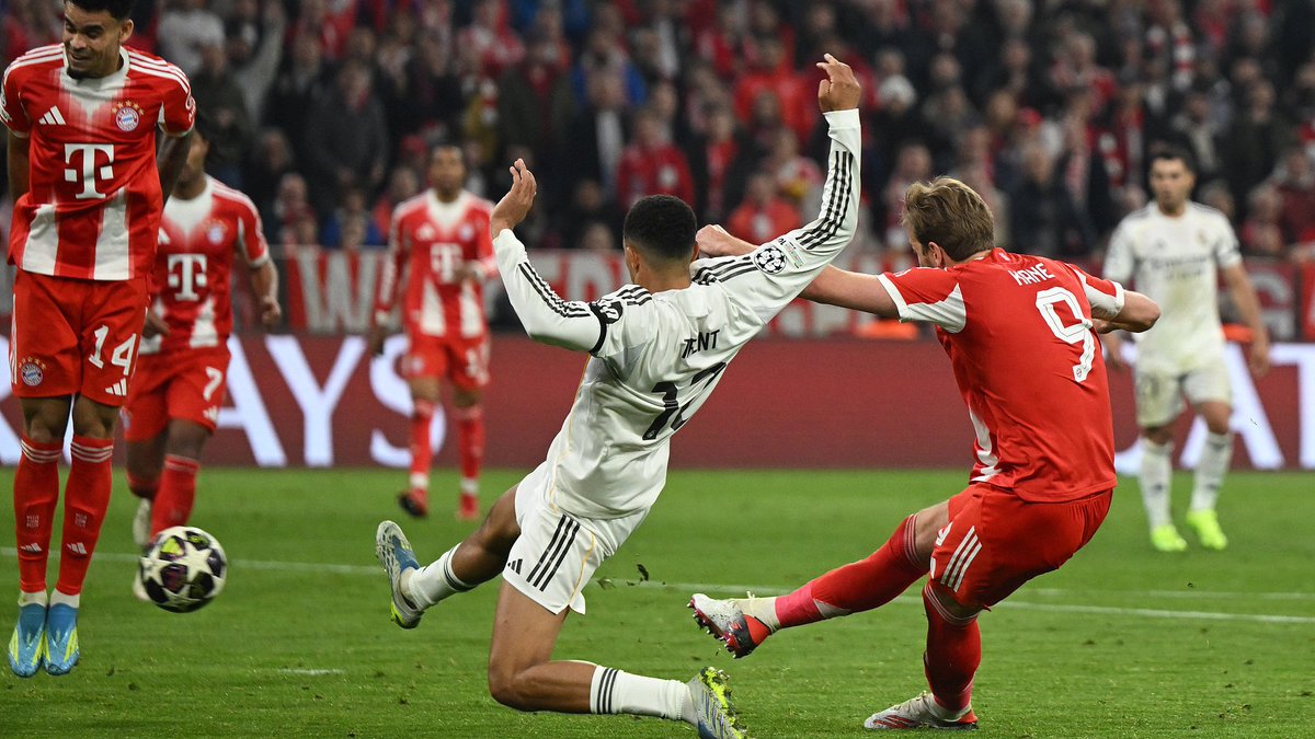 CGTNSportsScene's tweet image. 💥#BayernMunich 4-3 #RealMadrid (6-4 agg)

🔥End-to-end chaos. Bayern finally got past Madrid.

⚽️Guler x2, Mbappe scored…

⚽️But Diaz (89') + Olise (90+4') won it late.

🟥Camavinga off (86')

🟥Guler off (90+5')

Bayern snapped 4 straight #UCL KO exits vs Madrid.

Next: #PSG