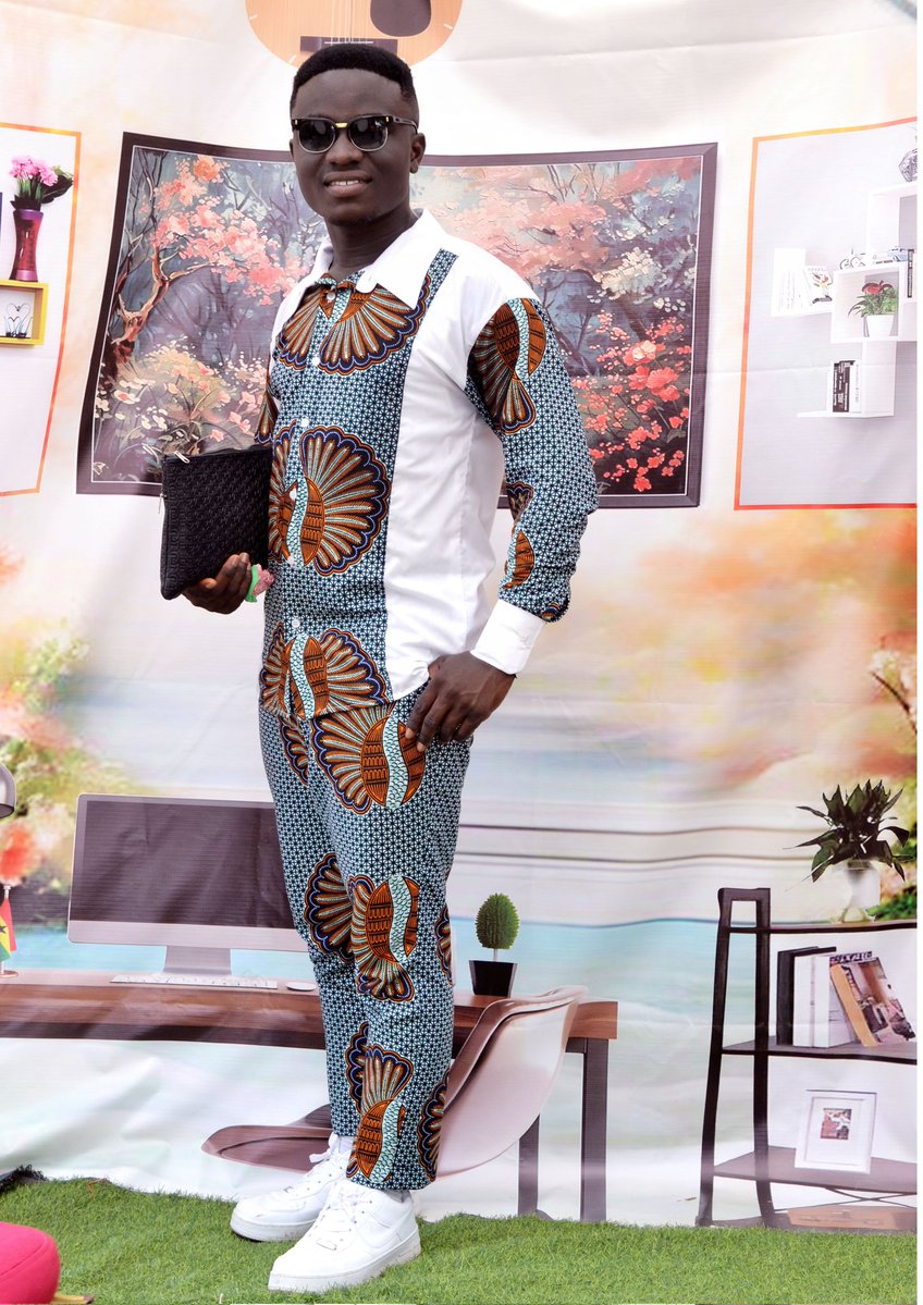 gallaxy_pope's tweet image. As the world changes, you must change with it. Growth isn’t optional,it’s necessary. Keep learning, adapting, and upgrading your mindset and skills. The world won’t wait,stay current or be left behind. #GrowthMindset