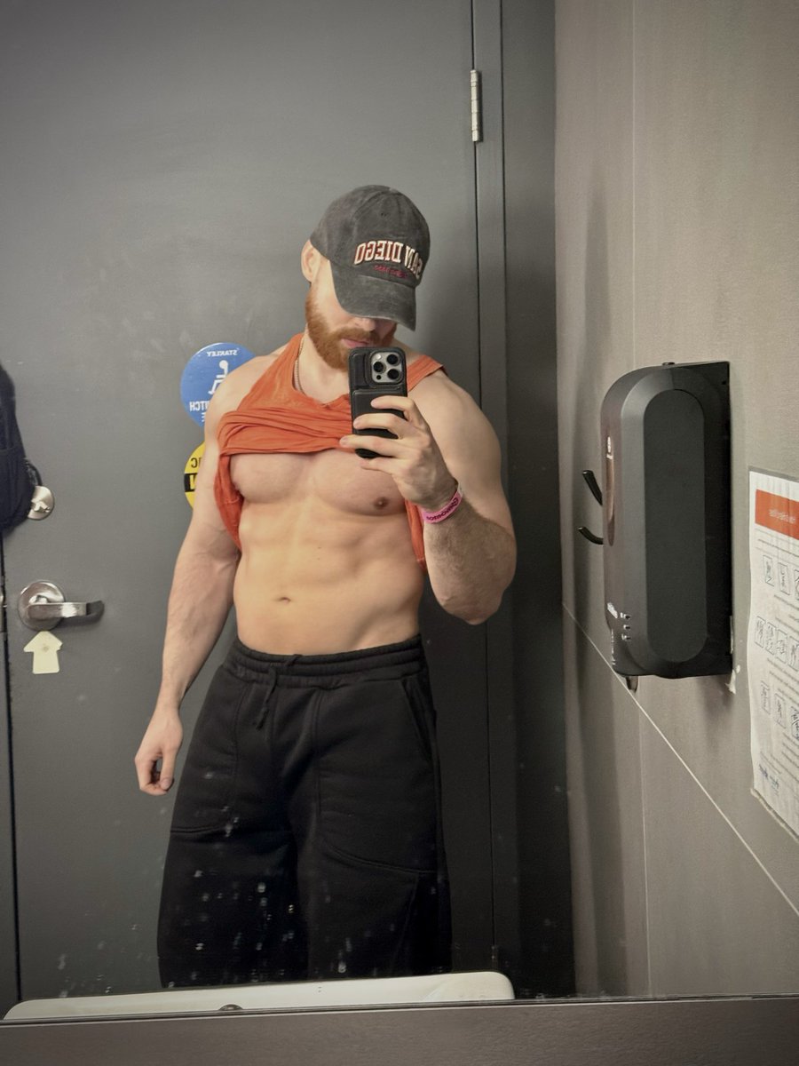 maxivillion's tweet image. Another #gym session is done!