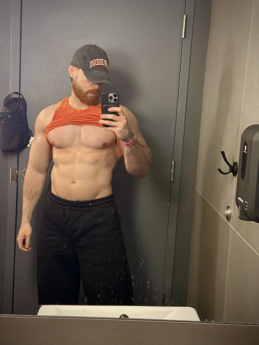 maxivillion's tweet image. Another #gym session is done!