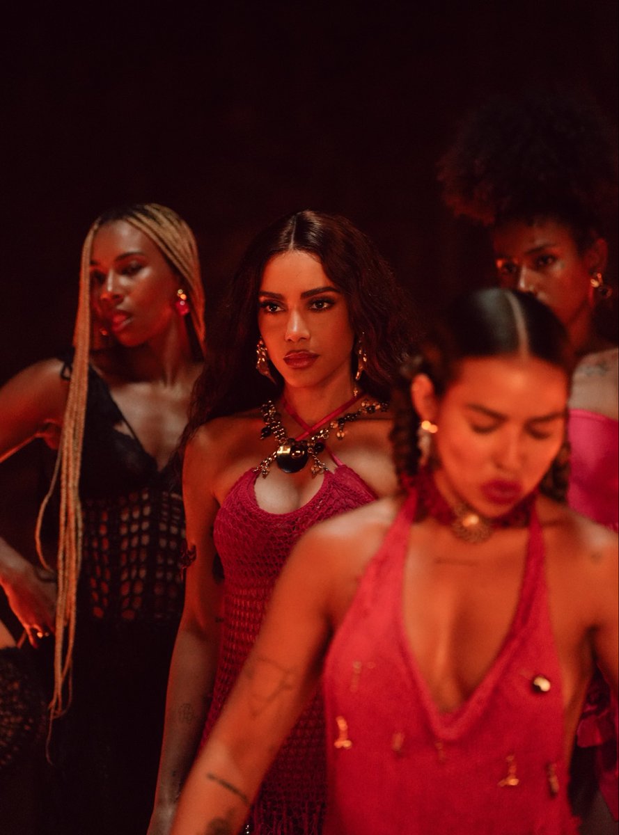 QG da Anitta tweet media