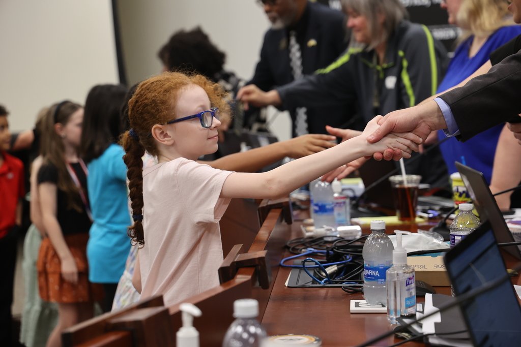 msdwarren's tweet image. 🎉 Congratulations to this year’s 600 Club inductees! These outstanding 2nd and 3rd grade readers showed incredible achievement and were recognized at tonight’s School Board meeting. 📚 #WarrenWill #ShareOurJOY