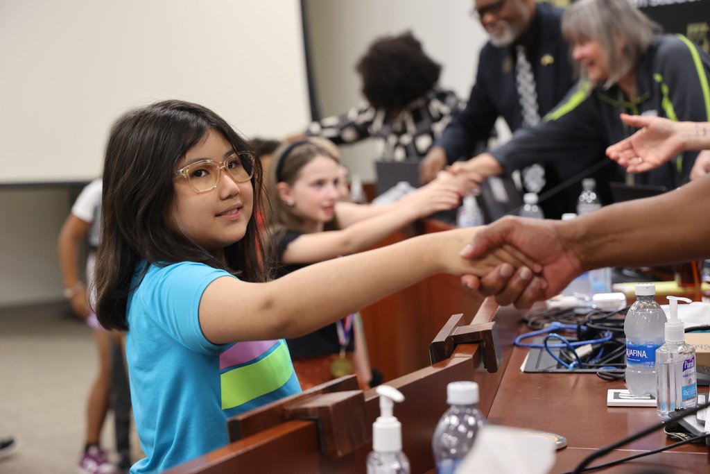 msdwarren's tweet image. 🎉 Congratulations to this year’s 600 Club inductees! These outstanding 2nd and 3rd grade readers showed incredible achievement and were recognized at tonight’s School Board meeting. 📚 #WarrenWill #ShareOurJOY