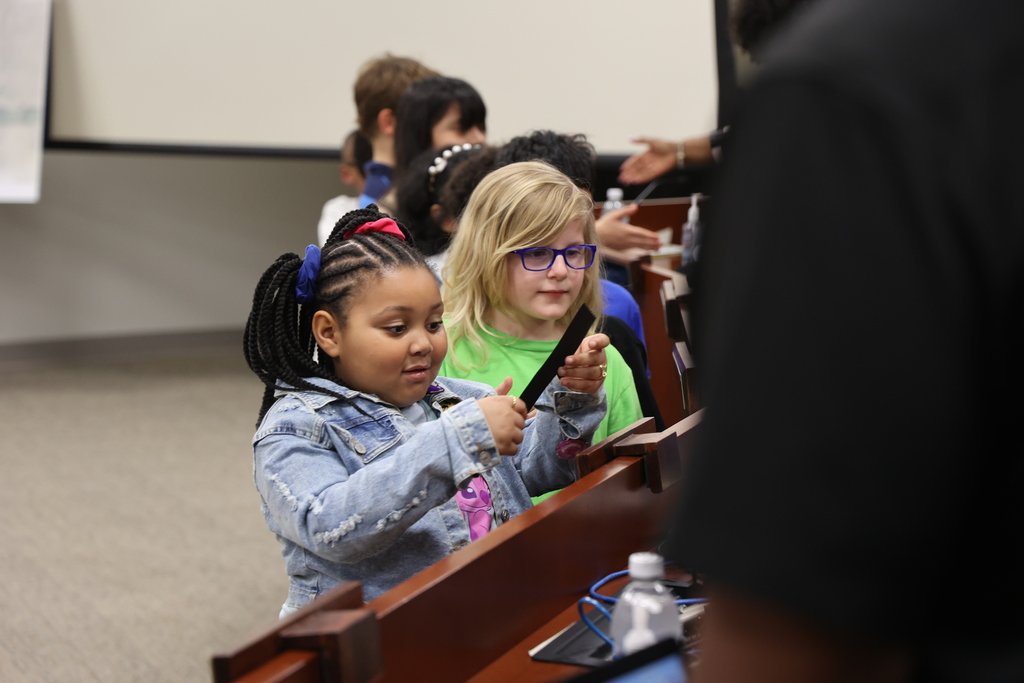 msdwarren's tweet image. 🎉 Congratulations to this year’s 600 Club inductees! These outstanding 2nd and 3rd grade readers showed incredible achievement and were recognized at tonight’s School Board meeting. 📚 #WarrenWill #ShareOurJOY