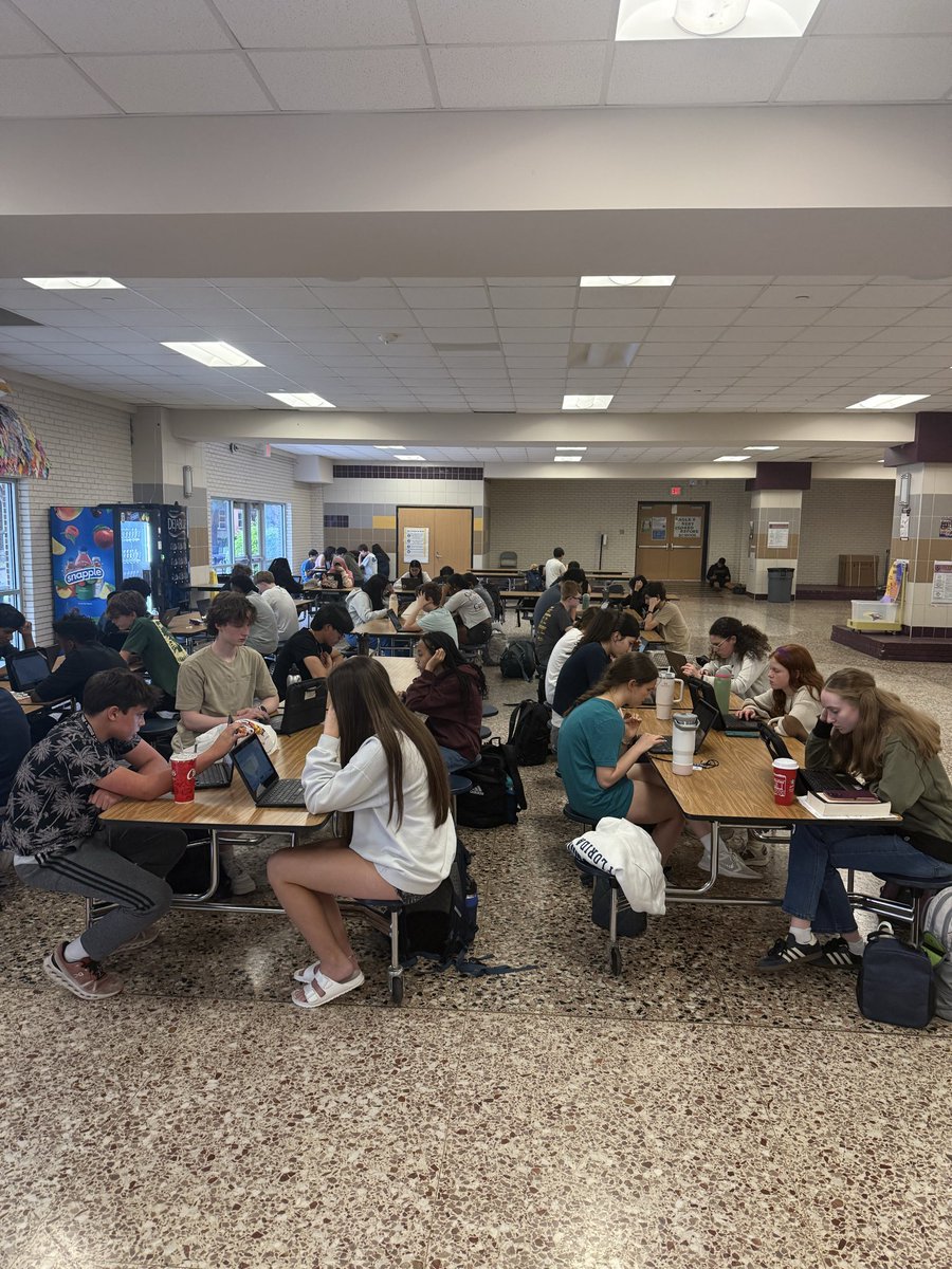 SarahCameron11's tweet photo. @RISDCCR 97 of our @RichardsonHS1 AP Human freshmen showed up after school the last two days to take a practice exam!  So proud of their hard work as we head into the final stretch. @RHS_Spotlight https://t.co/P1fR7p8EpH
