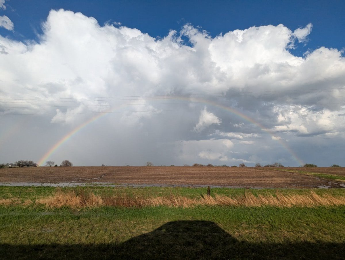 JerryChapmanWx's tweet photo. Incredible rainbow with storm structure on the back side of the storms over Southern Iowa, earlier this evening. #iawx #stormhour https://t.co/TjpVcut3TL