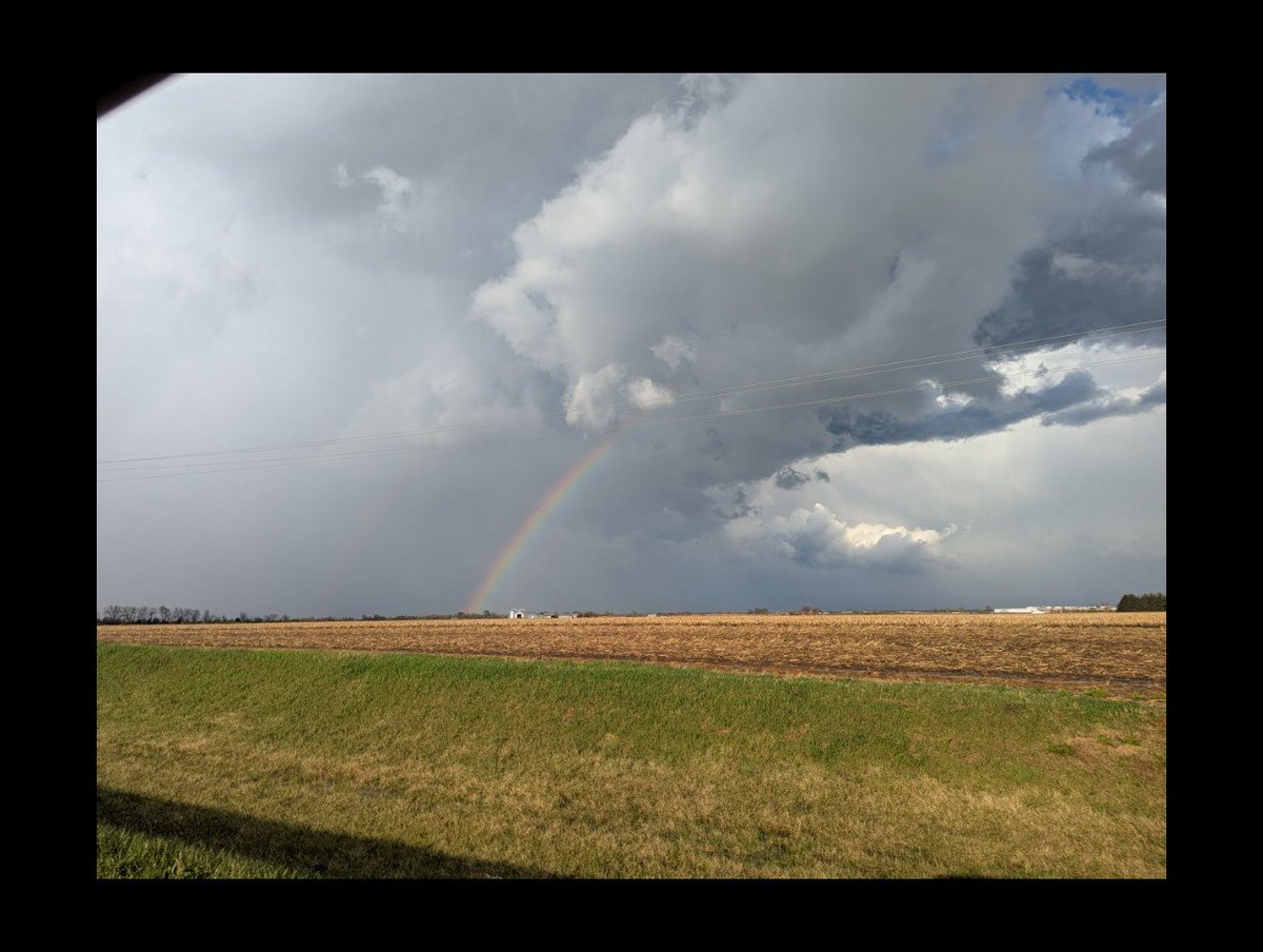 JerryChapmanWx's tweet photo. Incredible rainbow with storm structure on the back side of the storms over Southern Iowa, earlier this evening. #iawx #stormhour https://t.co/TjpVcut3TL