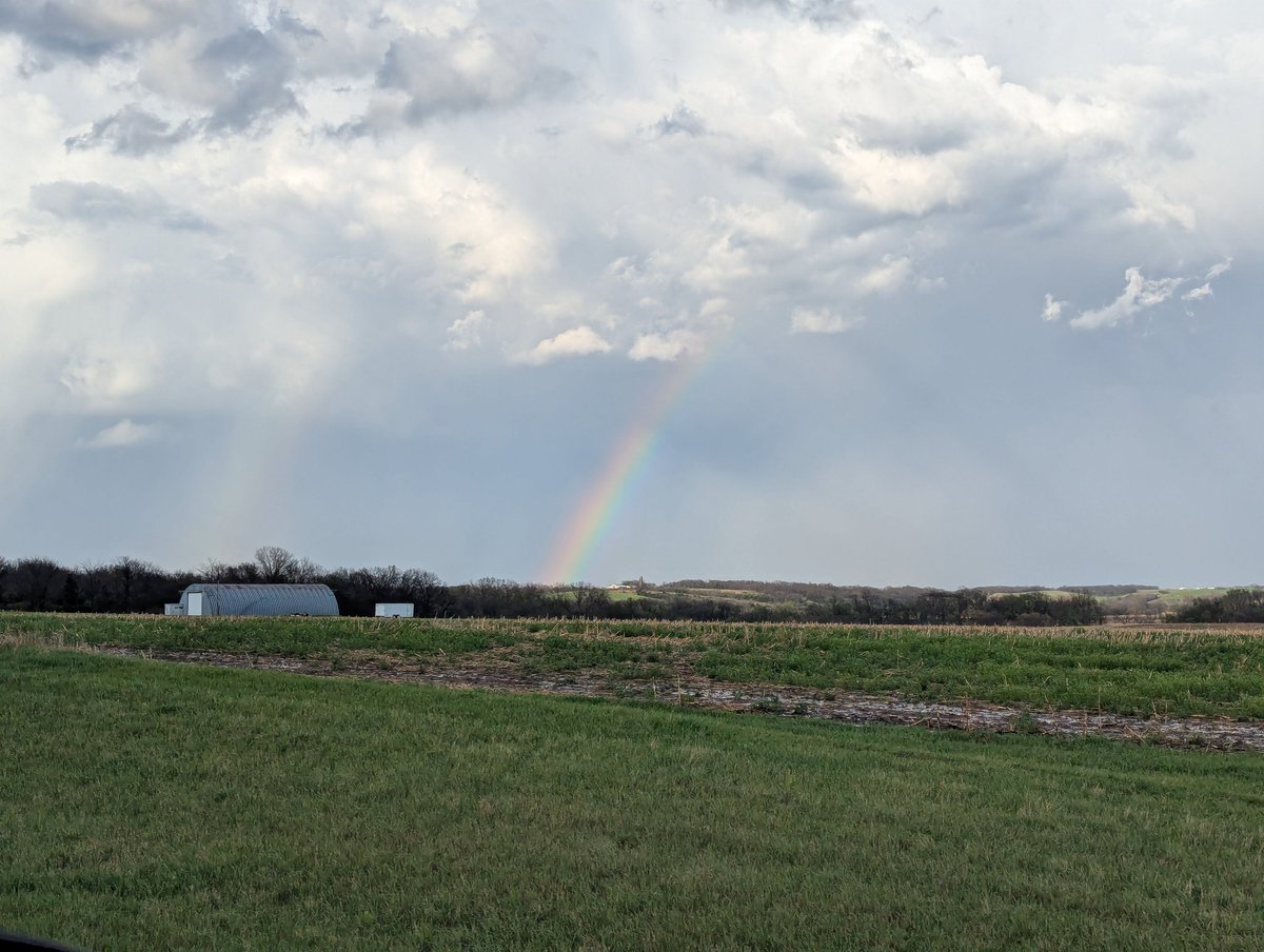 JerryChapmanWx's tweet photo. Incredible rainbow with storm structure on the back side of the storms over Southern Iowa, earlier this evening. #iawx #stormhour https://t.co/TjpVcut3TL