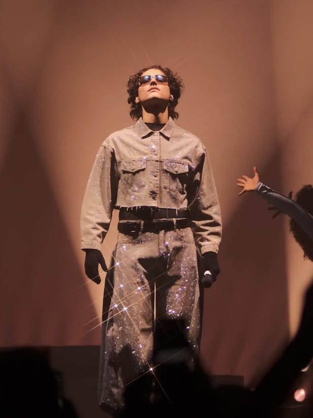 s4turnthv's tweet photo. no puedo con el fomo, necesito uno de estos outfits para México… https://t.co/fu7xlT3OPS