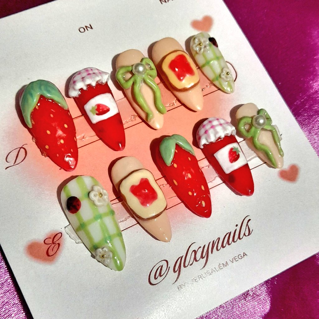 glxynails's tweet photo. O estilo moranguinho invadiu a #glxynails 🍓✨️

Confesso que foi trabalhosa mas ficaram LINDAS!

Gostou do set? mande suas medidas e vamos confeccionar a sua!

Só me chamar no pv✨️ https://t.co/TjEYeLvbFJ