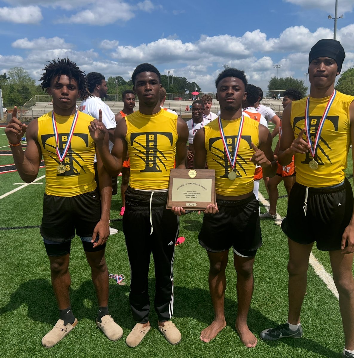 coachvic03's tweet photo. 🚨Regional Qualifers 
🥇4x100 Relay

26’ @_B_P_3 
26’ @phontavuis007
26’ @Cnickleberry2
27’ @jarienparker 

@BradleyGandy1 @patgandy6 @TerryEveritt28 @topknotchnick https://t.co/xIzlQUOp0y
