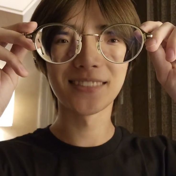 7th year: flora tweet media