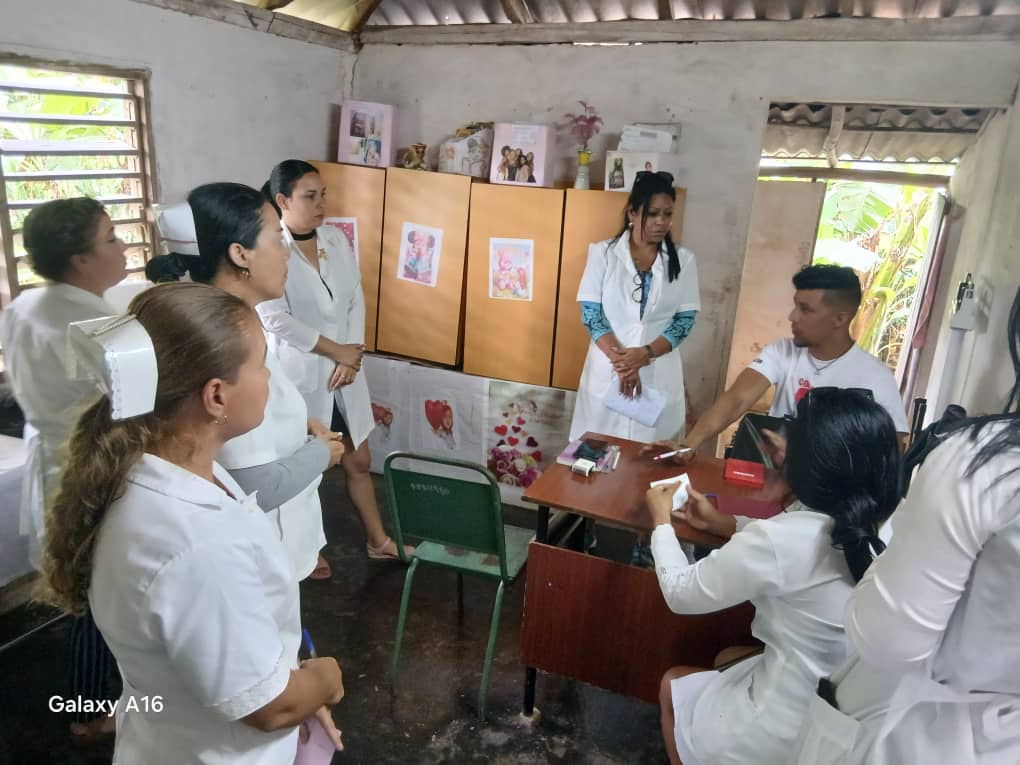 Dirección General de Salud Holguín. tweet media