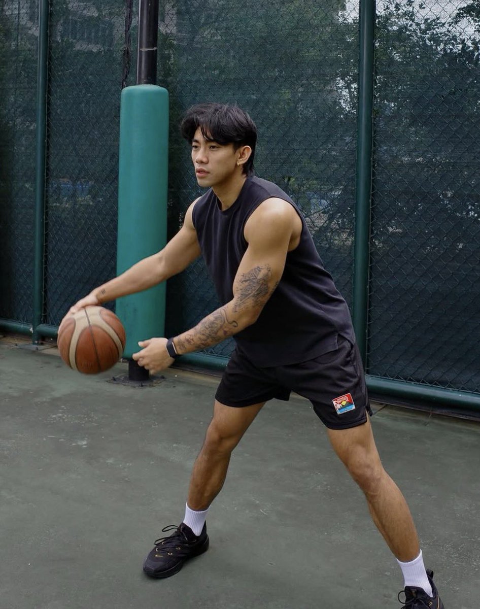 Daily Hot Dudes tweet media