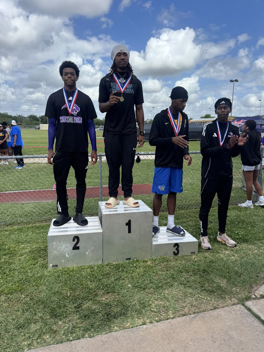 JackWKevin's tweet photo. Area champ. Grateful for the opportunity.

24.1 on my last jump — big PR. Thankful for my coaches, teammates, and everyone supporting me.
@Glap_IV 
@Zinn68 
@CoachMMcGraw 
@EMitch_28 
@SCSharkFootball 
@SharkTrackSCHS https://t.co/zbqTWOlK9u