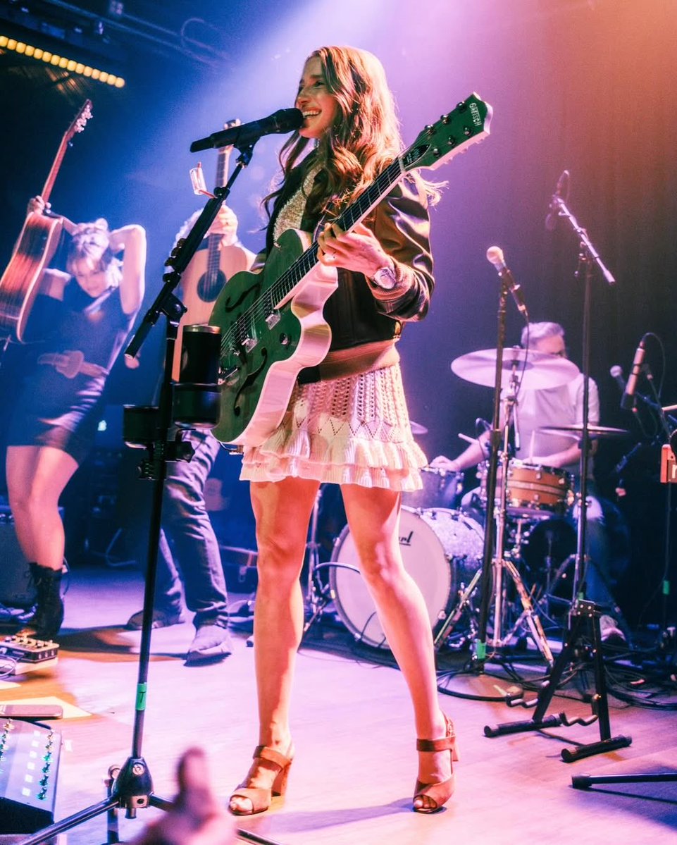 Caroline Jones tweet media