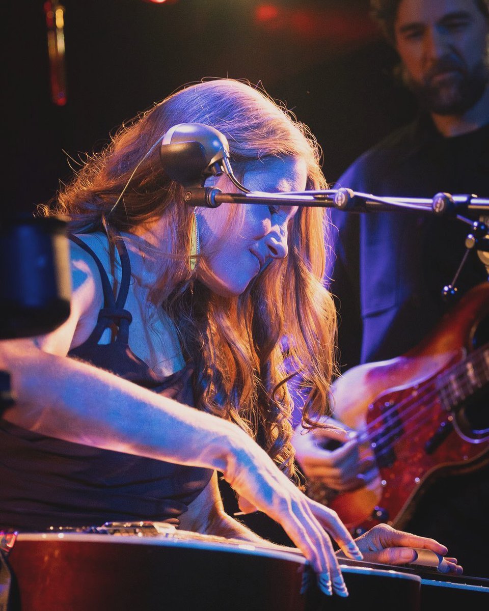 Caroline Jones tweet media