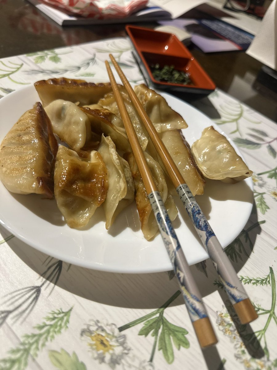 LadyDiBi78's tweet image. A ustedes también les gustan? Son súper ricos!!! Buenas noches.🥟🥢🇨🇳

#dumplings #Gyoza