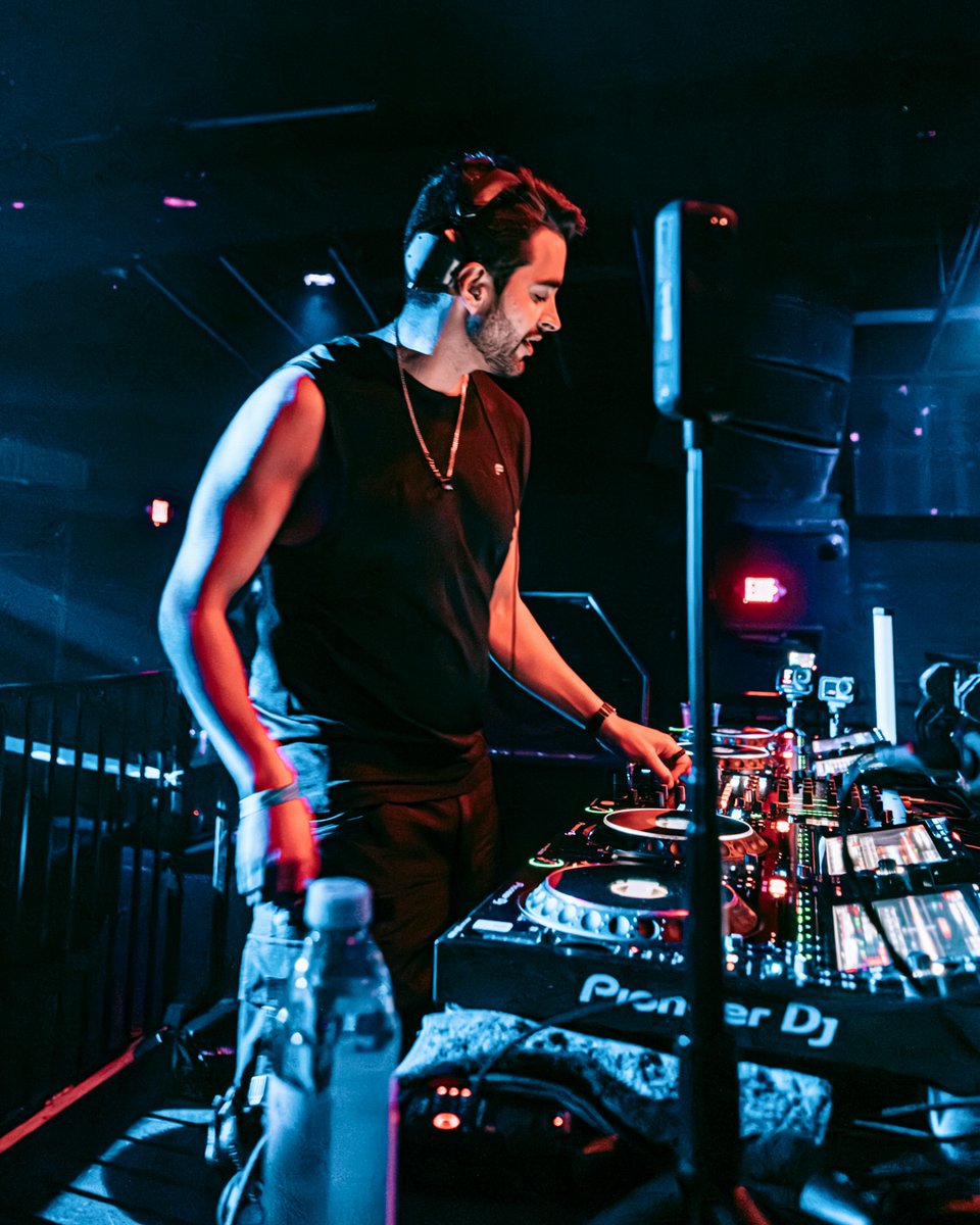 AWPMixes's tweet photo. I looked up and the room was completely packed.

We hit capacity early, and from that moment on, the floor took over. I put the energy out there, and you guys gave it right back.

I pushed, you pulled... that’s the loop we live for.
@academy__la https://t.co/Ch3NGhC8YY