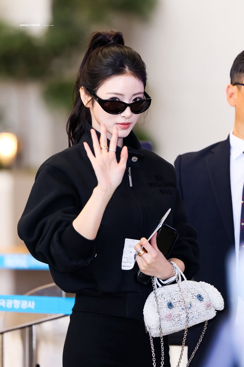 MEOVV ANNA 안나 tweet media