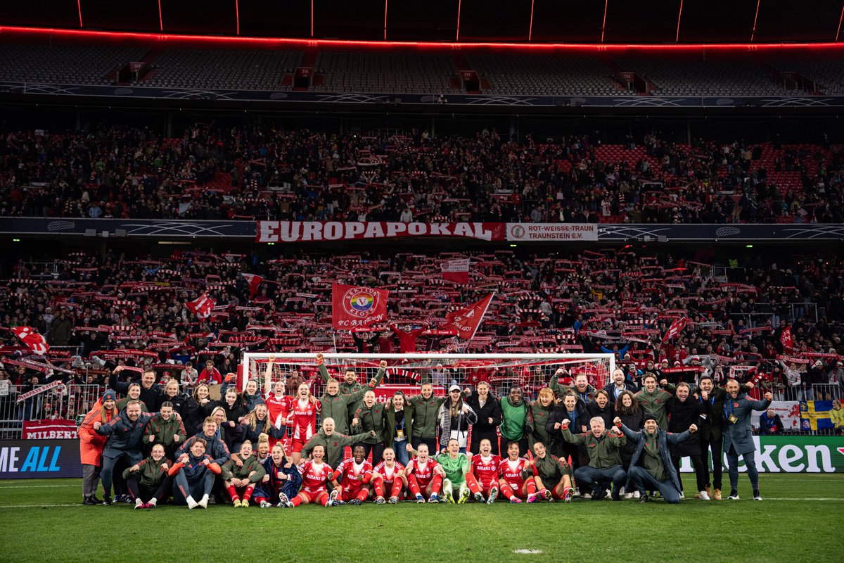 biteschof's tweet photo. ❤️🤍 https://t.co/q8jIka9fHX