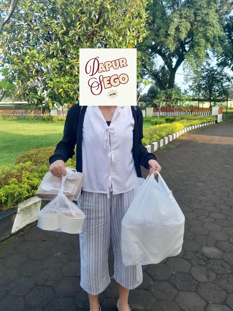 BAYANGIN gw ke KAMPUS modelan begini mana dikatain kek mw jualan lg bkn mw ngampus (tp emg bner si)