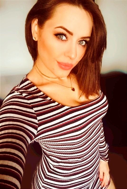 Dominatrix Kayleigh tweet media