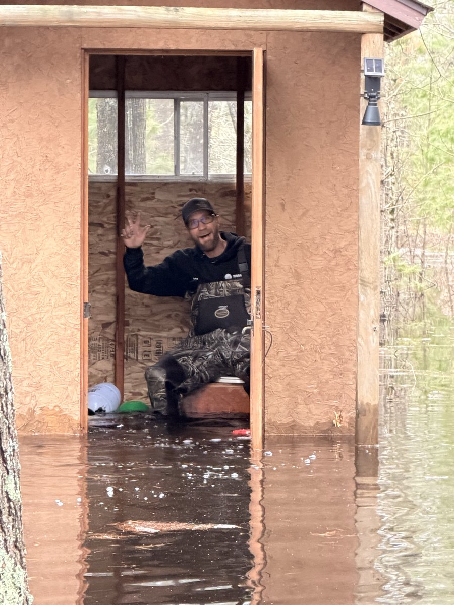 wiBREWcrew's tweet photo. @midwestern_ope The highest we have ever seen the river come up this year at the cabin https://t.co/5RFEuGjHZp