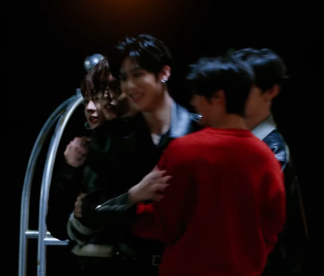 rae ૮ ․ ․ ྀིა tweet media