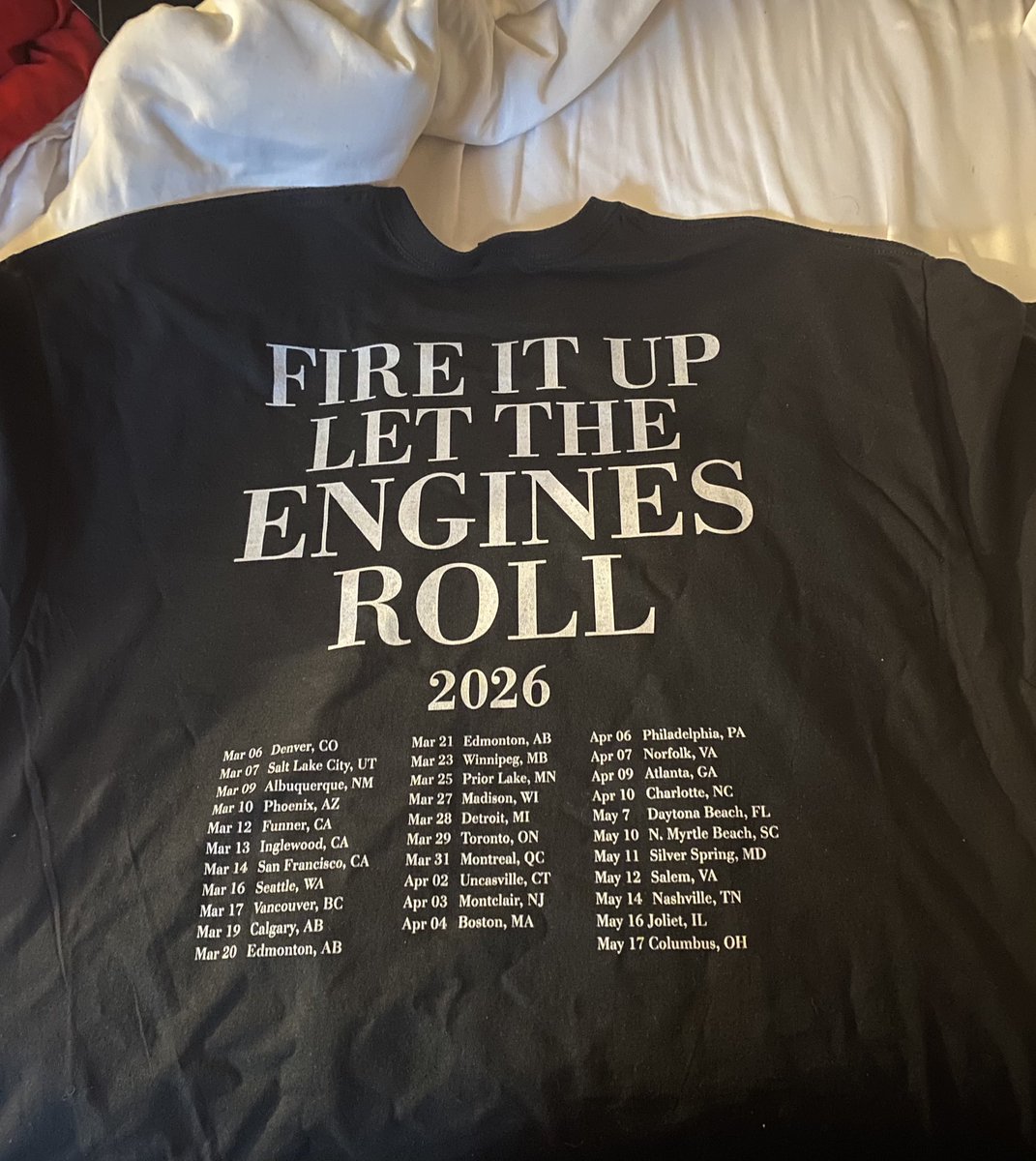 Christo21251914's tweet photo. Here is a tour shirt that I got this afternoon and the tour poster last Saturday to Black Label Society that I got on EBay. This is a very cool shirt and same with the poster too, looking forward to wearing the shirt and has anyone else went to this tour yet? 🎸 https://t.co/yF3KUx6mwZ