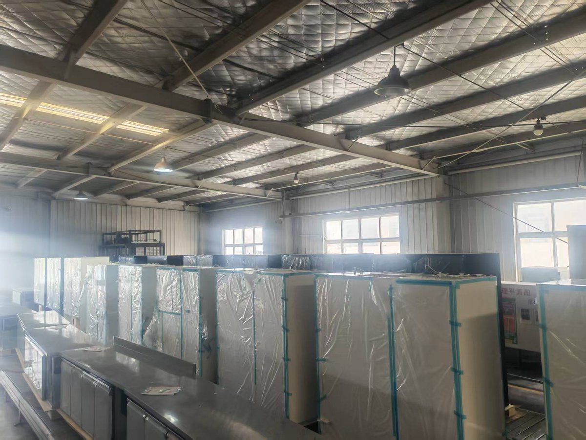 COOLER WHITLE &amp;BLACK PRODUCTION LINE 
#commercialkitchenequipment for #restaurants, #hotels, #catering services, #hospitals, and warehouses.
Jolly.Zhang for #HoReCa EQUIPMENT.
