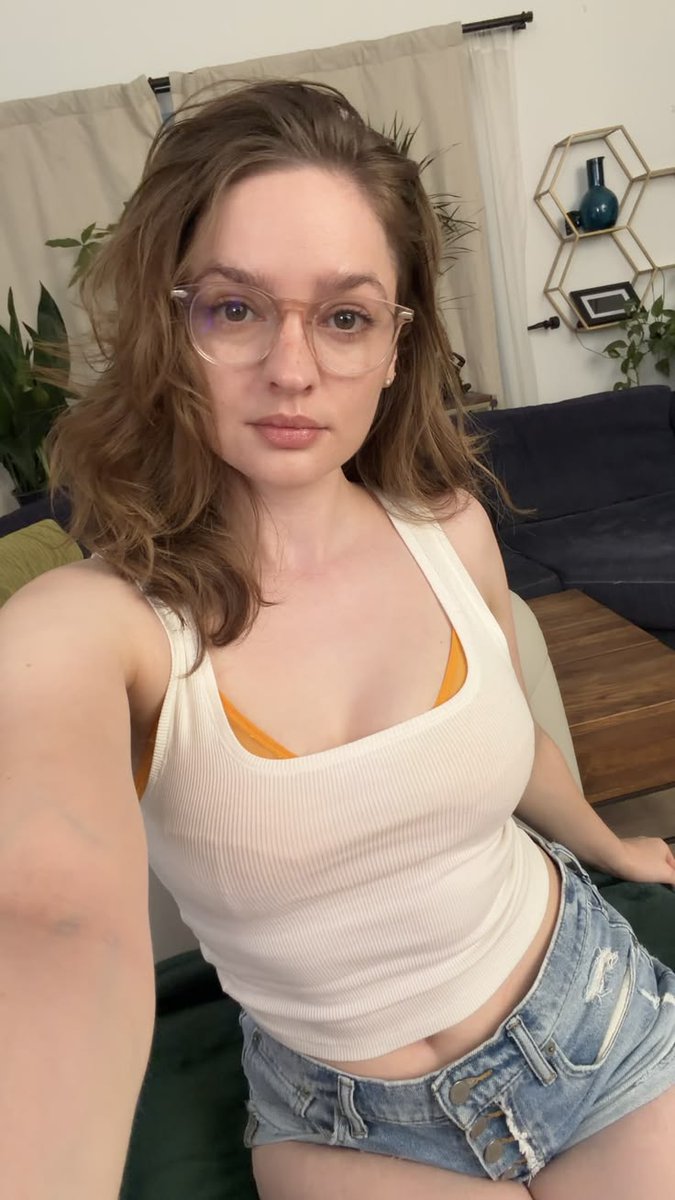 Maryman002's tweet photo. I’m so obsessed with my body🥰 https://t.co/qzNN2OT5JU