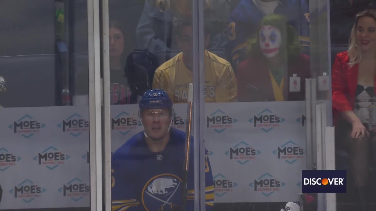 BR_OpenIce's tweet photo. great to see the joker and harley quinn in buffalo tonight repping the sabs https://t.co/yQ2JutHsGk