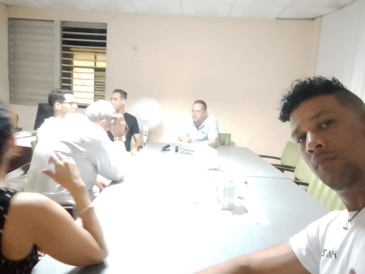 Dirección General de Salud Holguín. tweet media