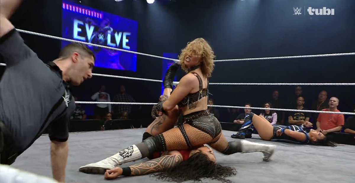 Pj Vasa gets eliminated by Nikkita Lyons! #WWEEvolve