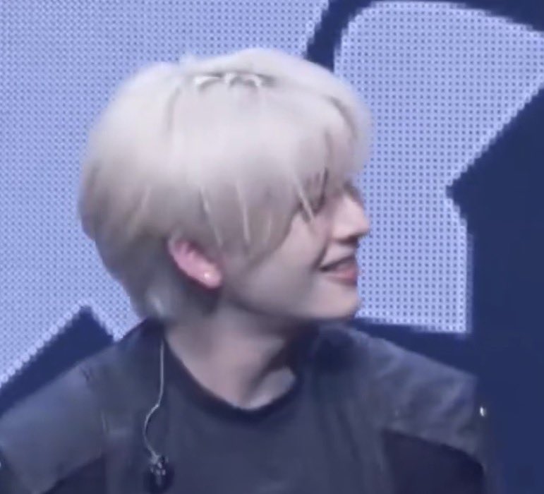 아니 진짜 되게 뻔뻔하게 잘 따라한다싶었는데 귀 난리난 거 커커컼