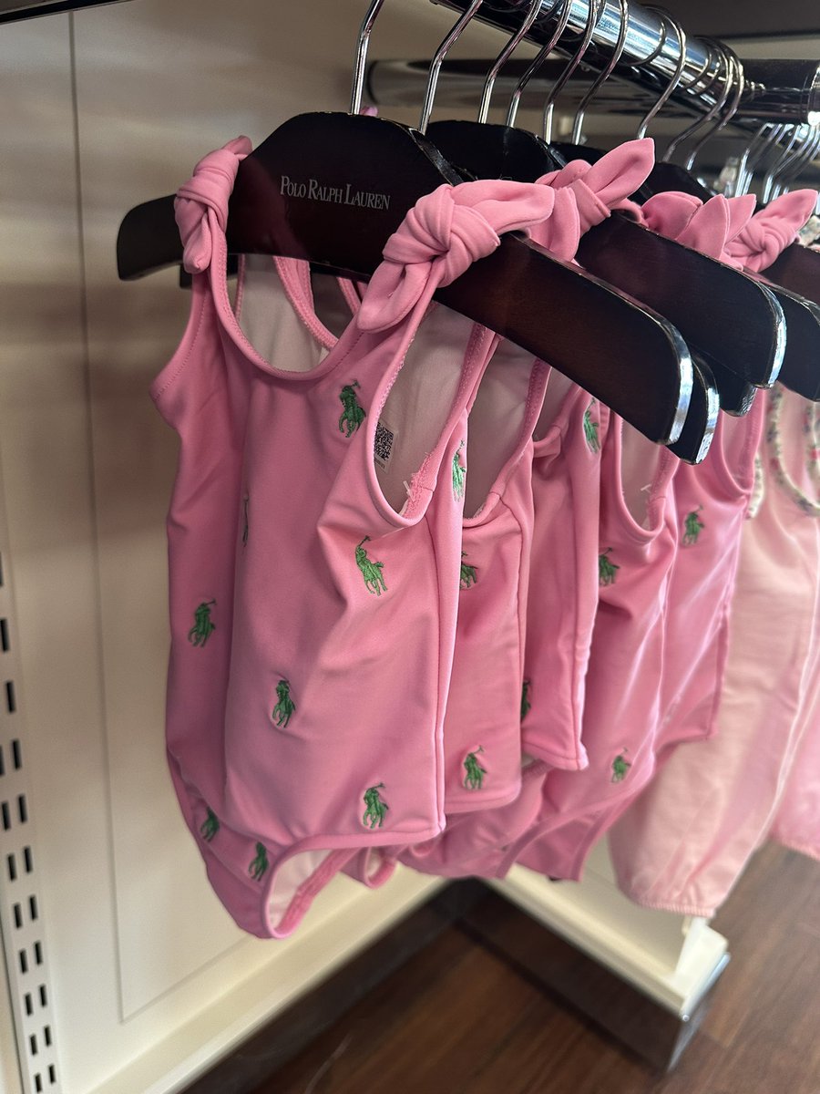 𝗺𝗮𝗿𝗶𝗻𝗮 🇨🇦 👧🏻1y tweet media