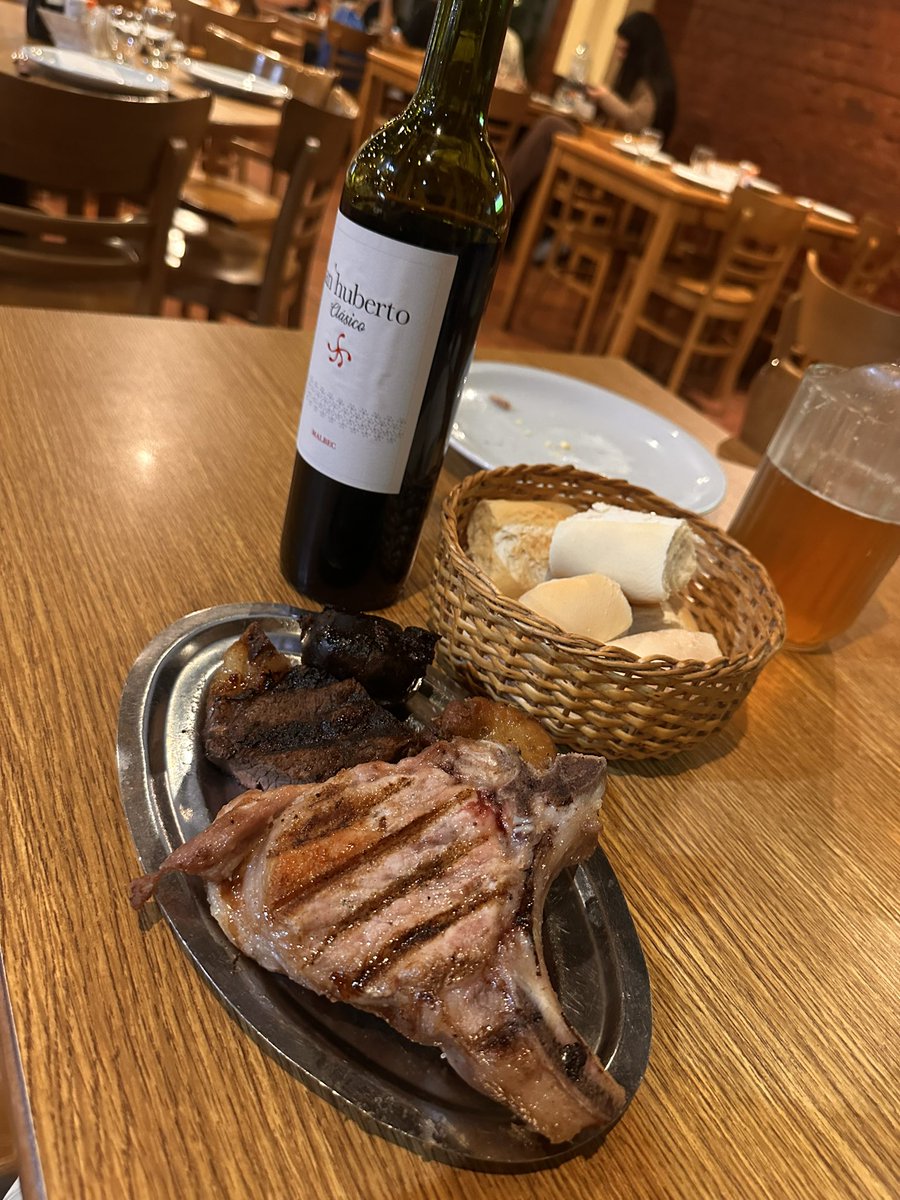 1.8 🇪🇨 🇺🇸 tweet media