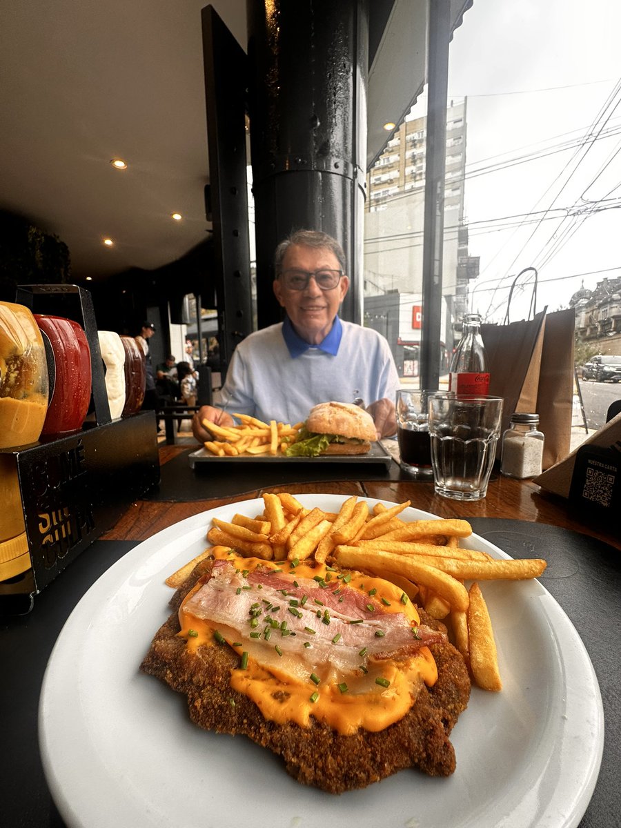 1.8 🇪🇨 🇺🇸 tweet media