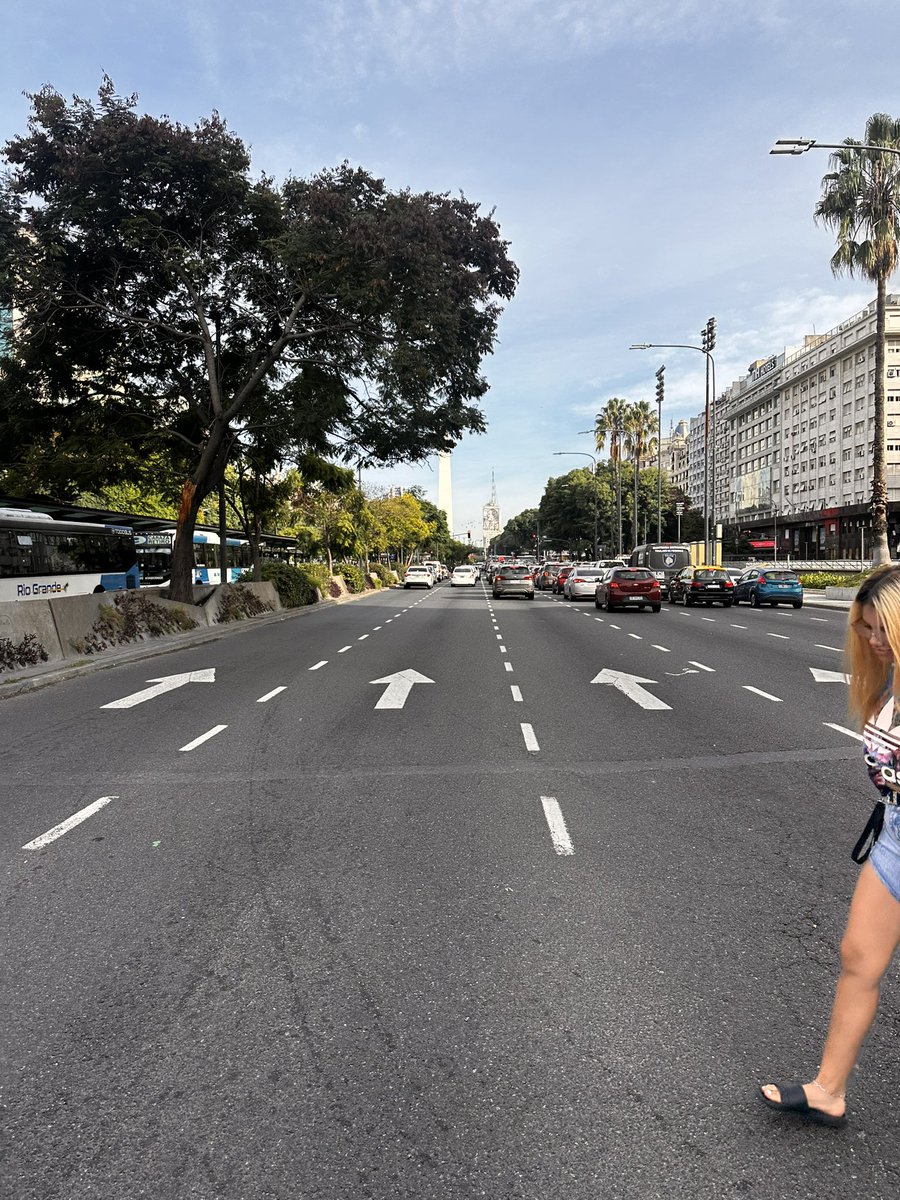 1.8 🇪🇨 🇺🇸 tweet media