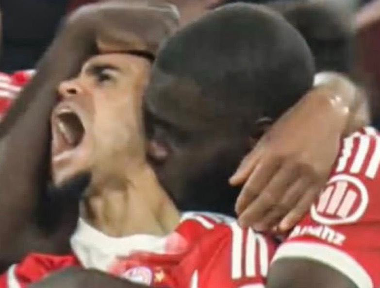 ItzCarlos tweet media