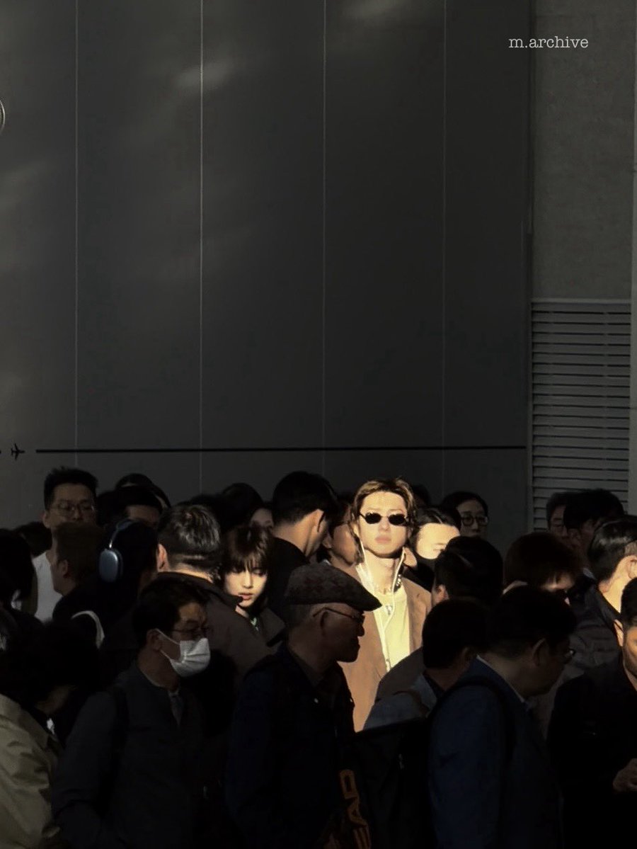 m.archive tweet media