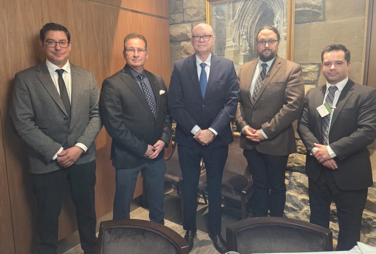 R_Malmierca's tweet image. Échange intéressant avec le chef du Bloc Québécois Ives-François Blanchet. Nous avons discuté de la situation #Cuba face à l'intensification du blocus économique aux États-Unis et le soutien peuvent représenter #Canada dans l'aide humanitaire et la promotion des businesses.