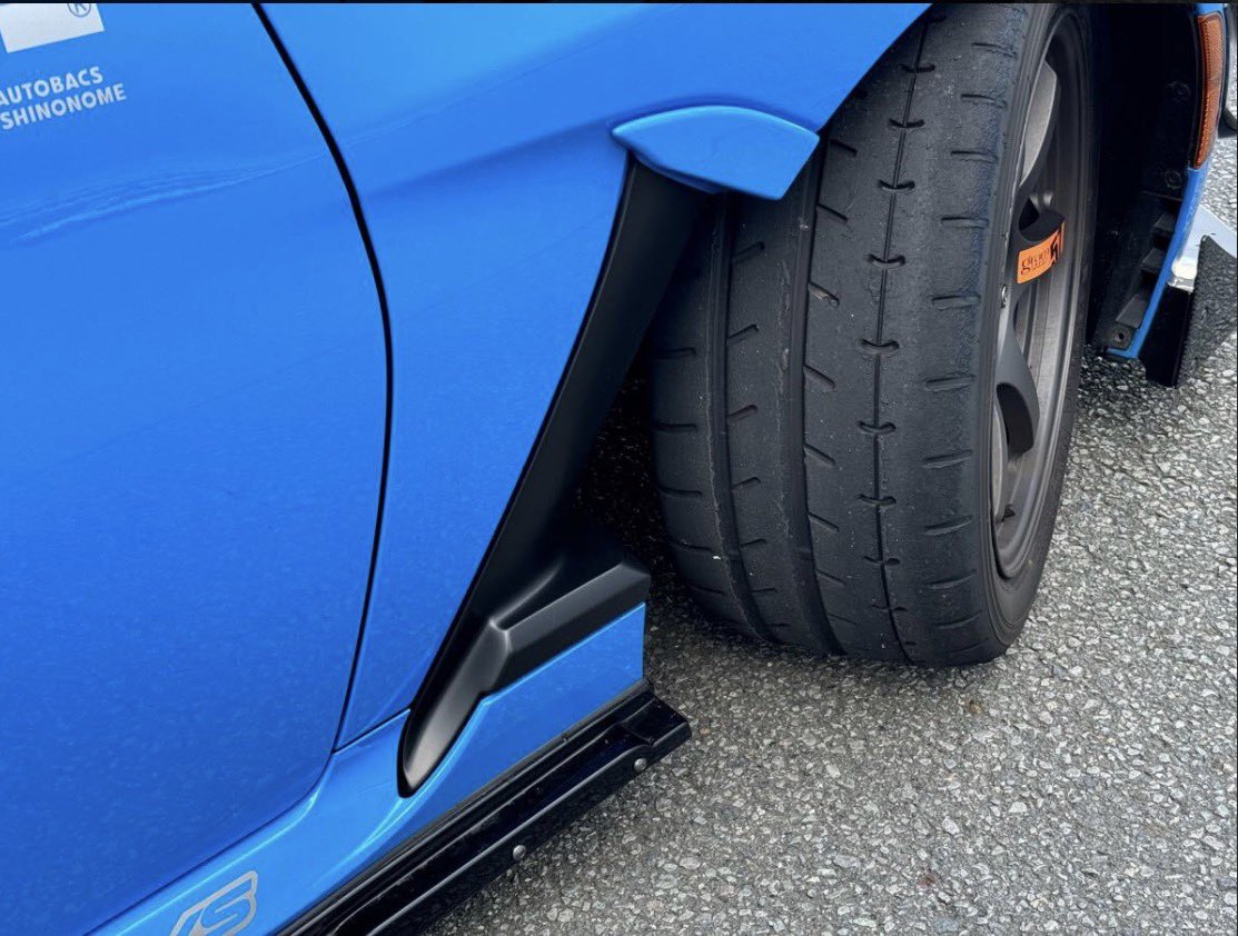 APIT_P_GARAGE's tweet photo. APITオリジナル　East Cloud
GR86用　サイドフェンダーパネル
カーボンとFRPになります！
#apit
#apitオリジナル
#east_cloud https://t.co/zfQngCtbIv