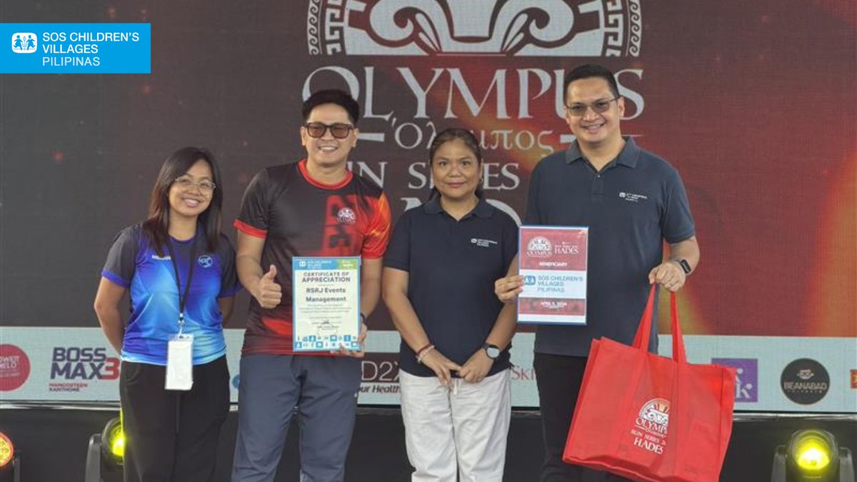 sospilipinas's tweet image. On April 5, 2026, runners gathered for the RSRJ Fun Run, making every step count for children in need. With each stride, participants helped @sospilipinas provide loving homes and brighter futures. 💚 #SOSPilipinas #Give | #Hope | #Chance